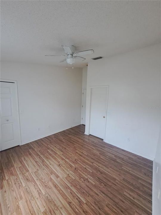 For Sale: $199,000 (2 beds, 2 baths, 1035 Square Feet)