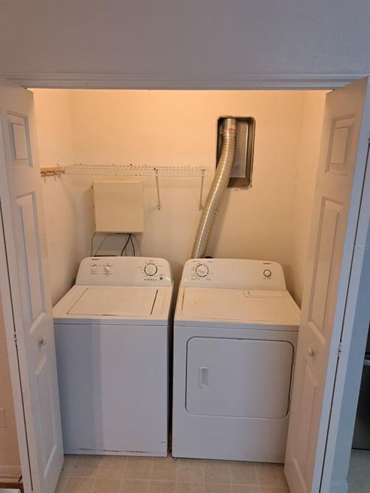 For Sale: $199,000 (2 beds, 2 baths, 1035 Square Feet)