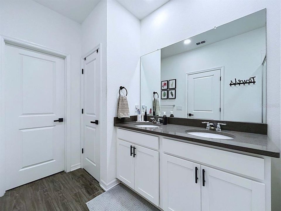 На продажу: $379,900 (3 спален, 2 ванн, 1540 Квадратных фут)