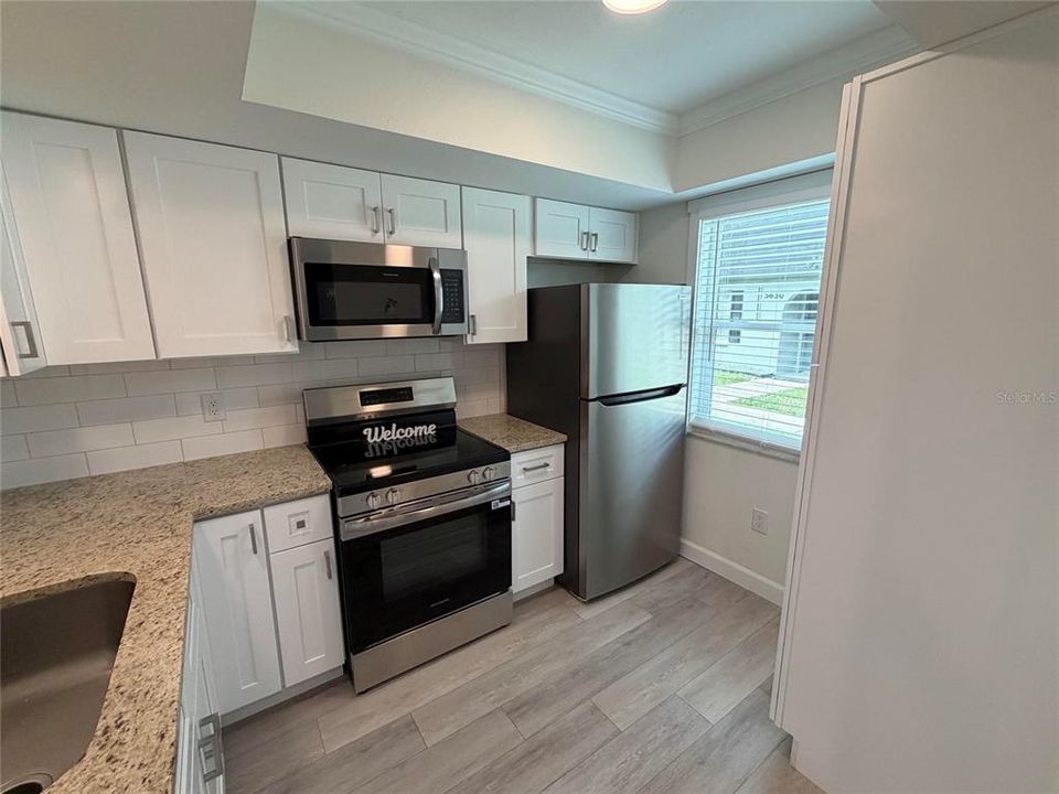 В аренду: $1,700 (2 спален, 1 ванн, 865 Квадратных фут)