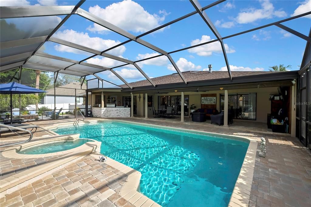 En Venta: $514,900 (3 camas, 2 baños, 2600 Pies cuadrados)