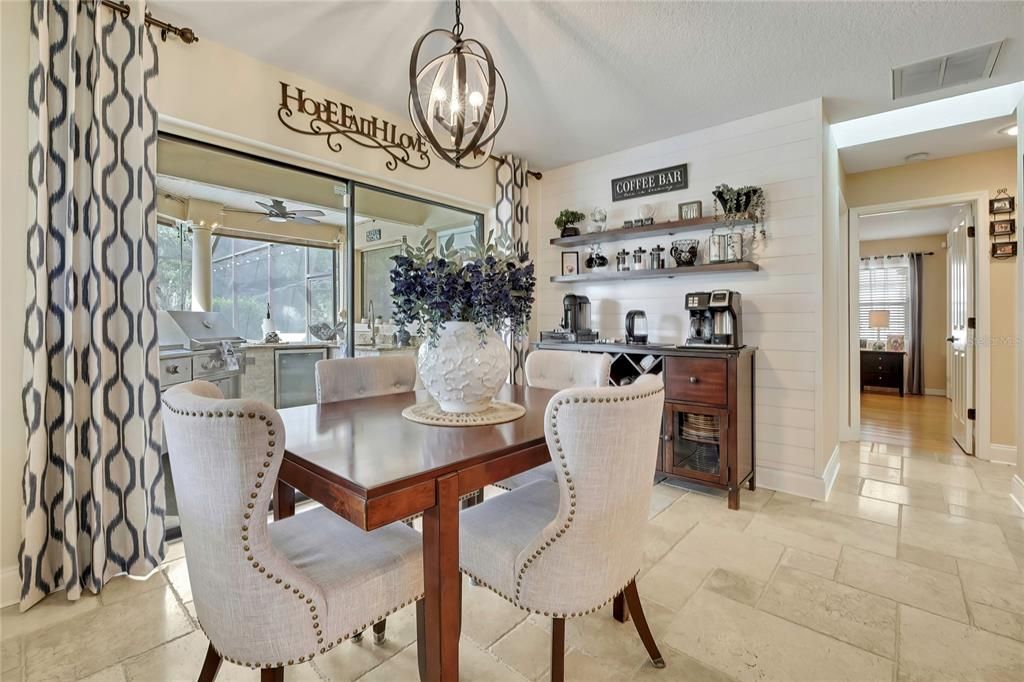 En Venta: $514,900 (3 camas, 2 baños, 2600 Pies cuadrados)