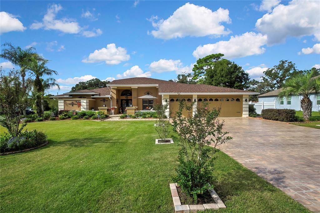 En Venta: $514,900 (3 camas, 2 baños, 2600 Pies cuadrados)