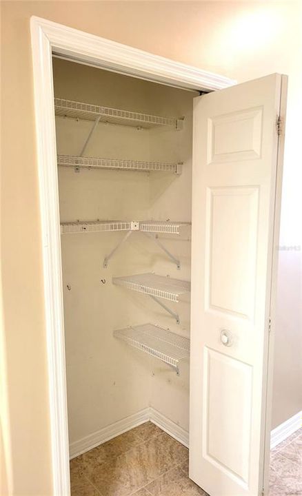 На продажу: $299,900 (2 спален, 2 ванн, 1360 Квадратных фут)
