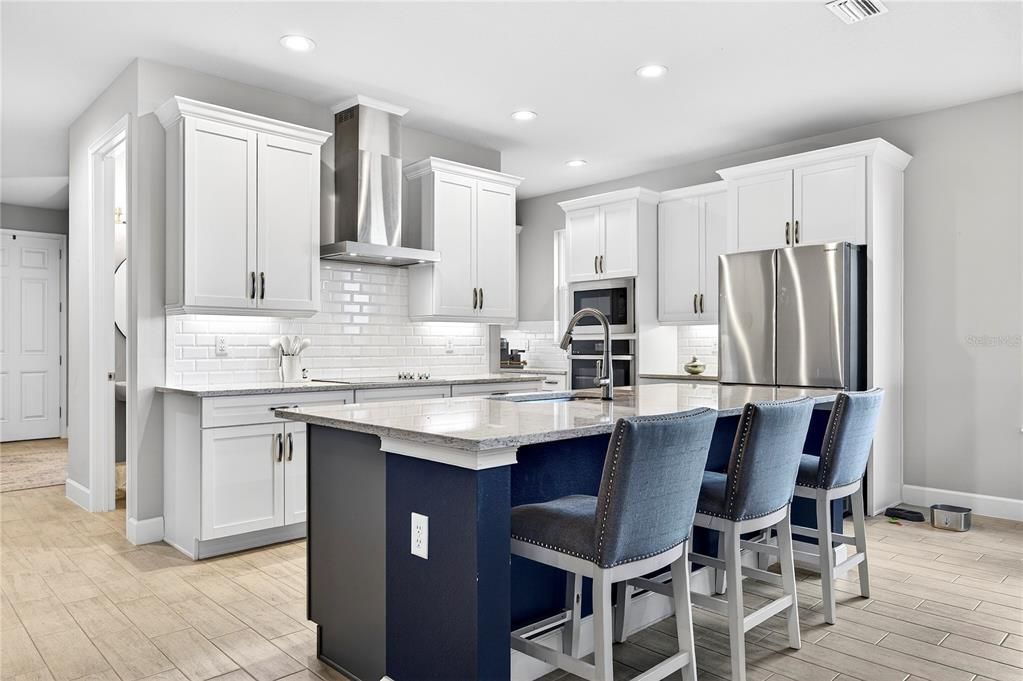 For Sale: $650,000 (4 beds, 3 baths, 3031 Square Feet)