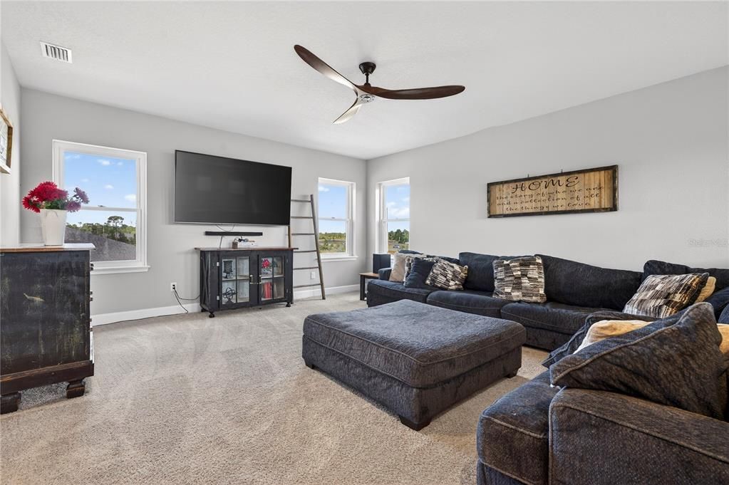 For Sale: $650,000 (4 beds, 3 baths, 3031 Square Feet)