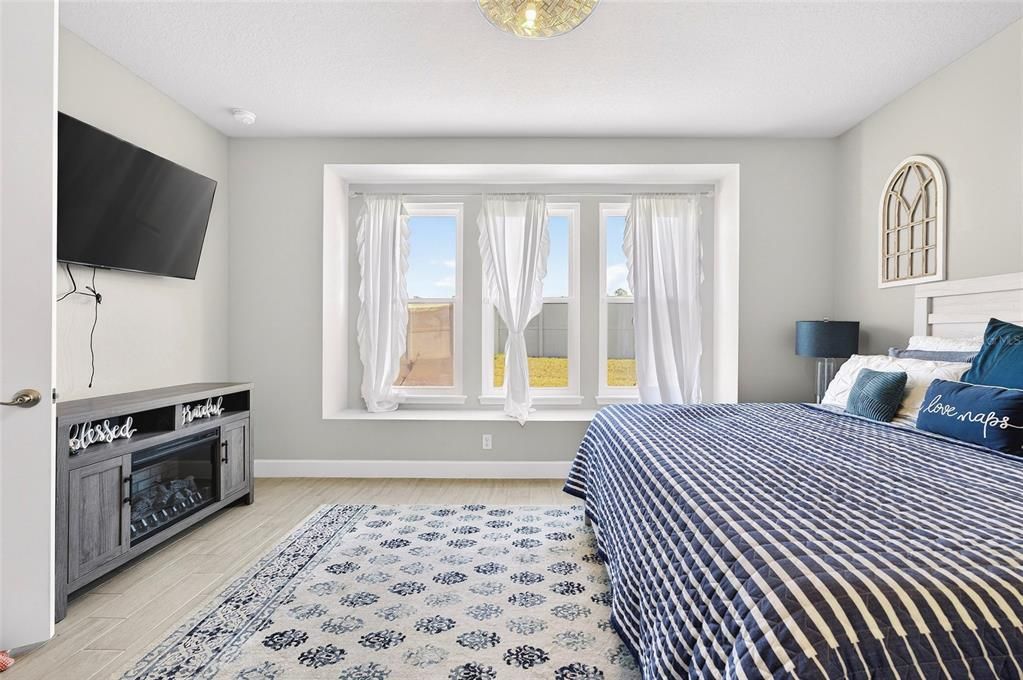 For Sale: $650,000 (4 beds, 3 baths, 3031 Square Feet)