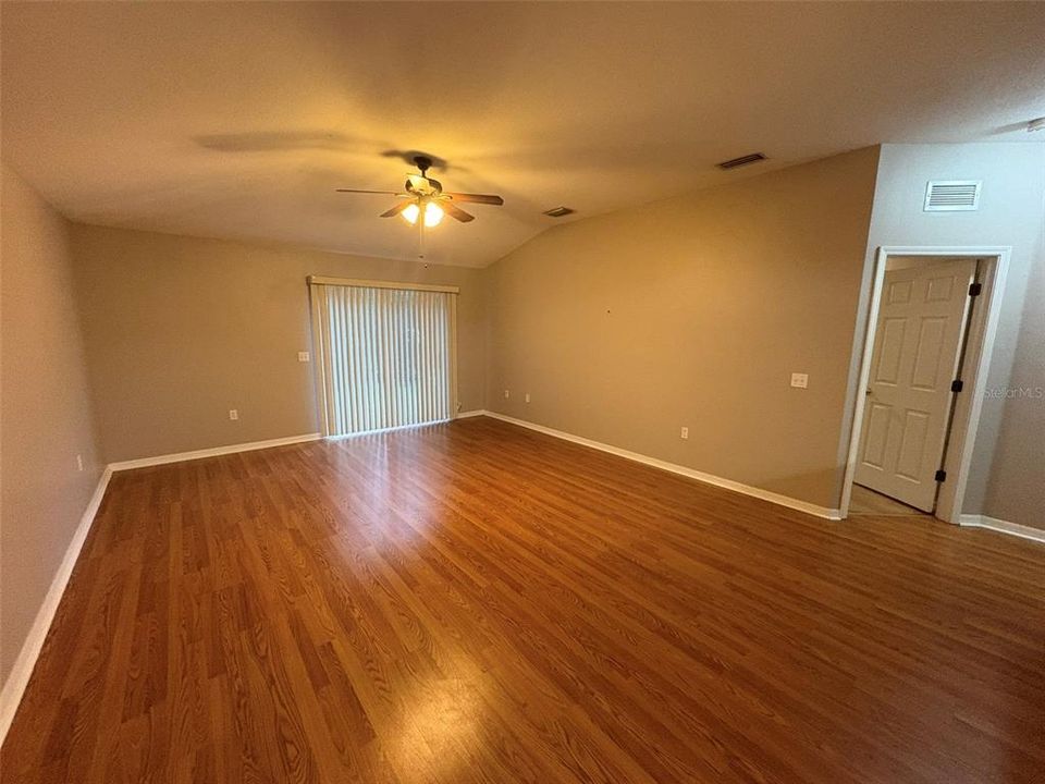 В аренду: $1,950 (3 спален, 2 ванн, 1442 Квадратных фут)
