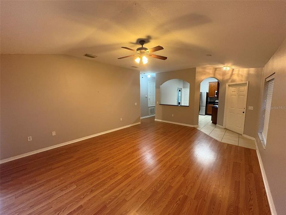 В аренду: $1,950 (3 спален, 2 ванн, 1442 Квадратных фут)