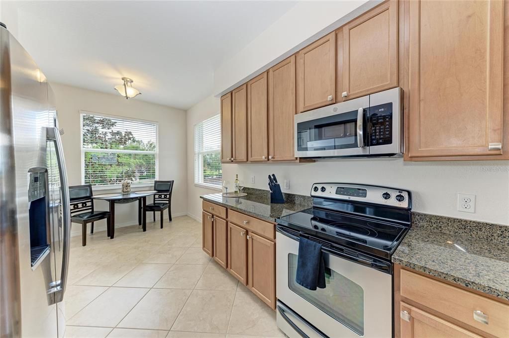 For Sale: $279,900 (2 beds, 2 baths, 1297 Square Feet)