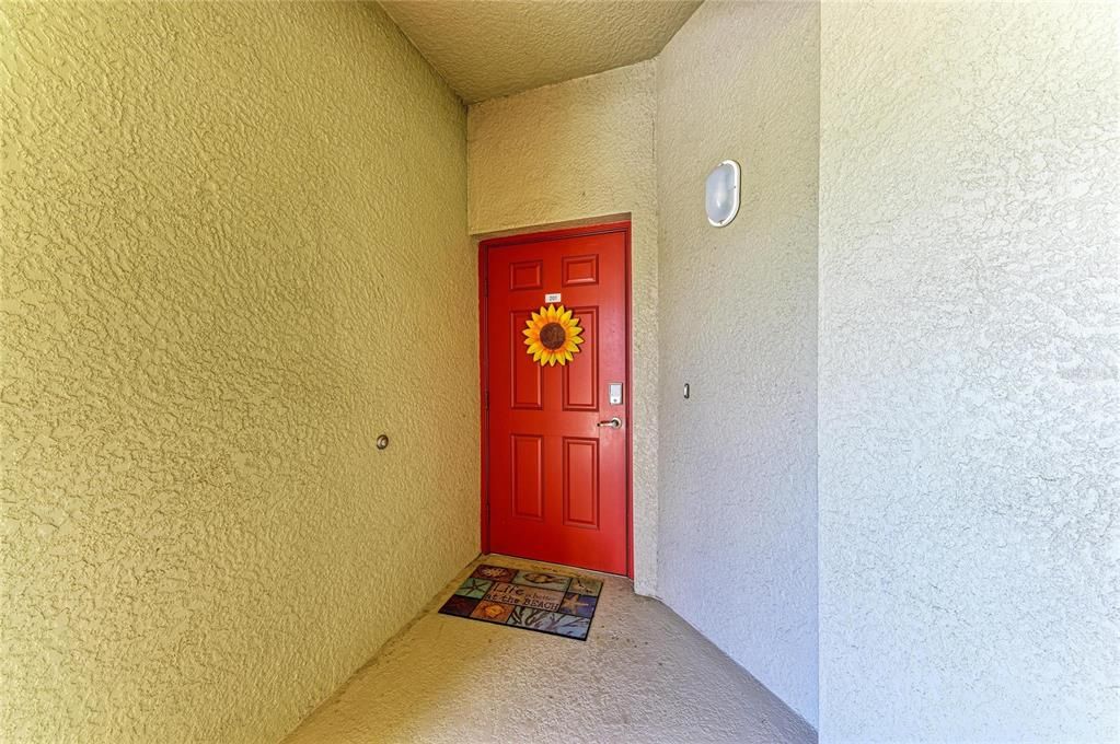 For Sale: $279,900 (2 beds, 2 baths, 1297 Square Feet)
