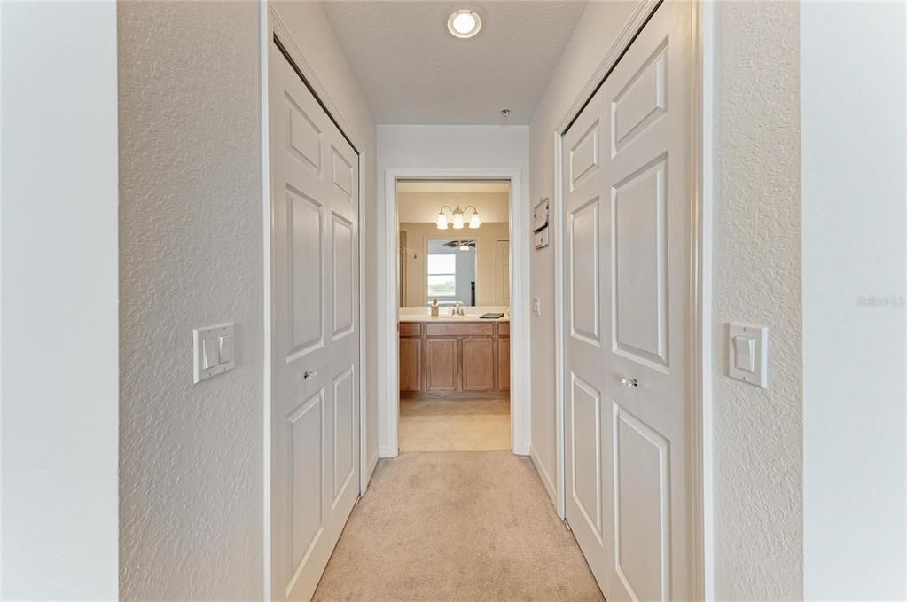 For Sale: $279,900 (2 beds, 2 baths, 1297 Square Feet)