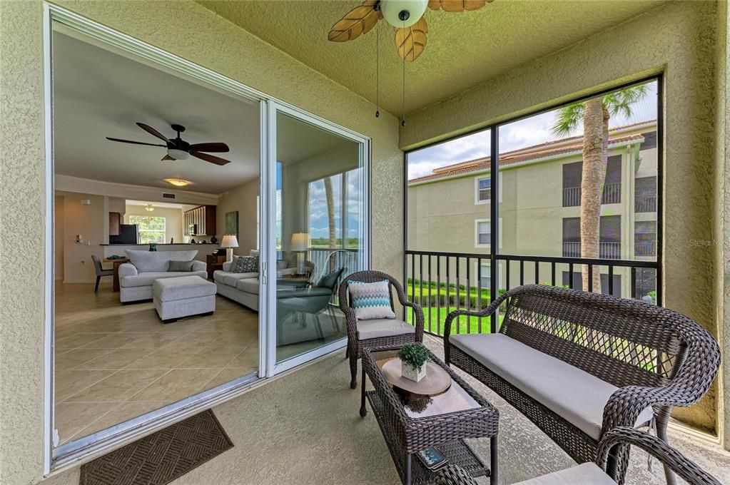 For Sale: $279,900 (2 beds, 2 baths, 1297 Square Feet)