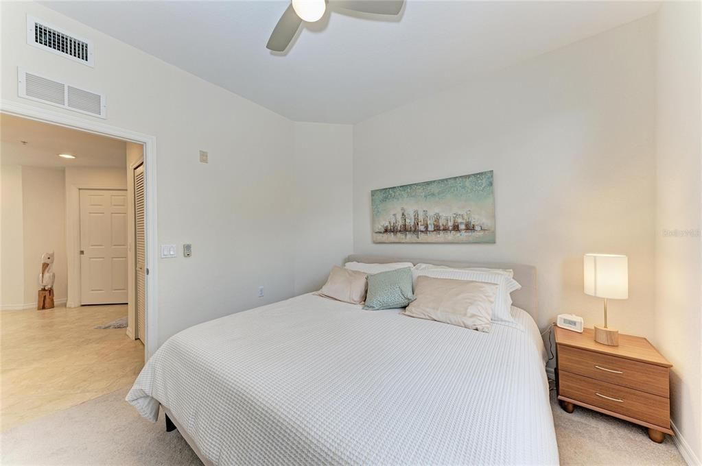 For Sale: $279,900 (2 beds, 2 baths, 1297 Square Feet)