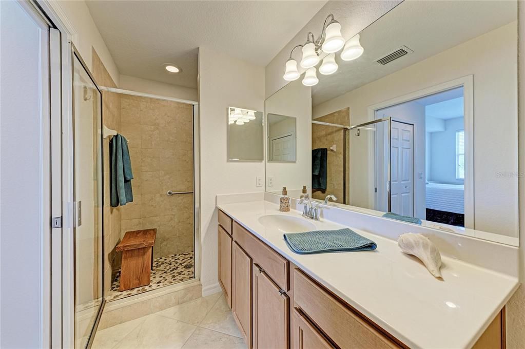 For Sale: $279,900 (2 beds, 2 baths, 1297 Square Feet)