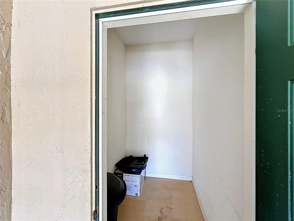 На продажу: $162,000 (2 спален, 2 ванн, 1017 Квадратных фут)