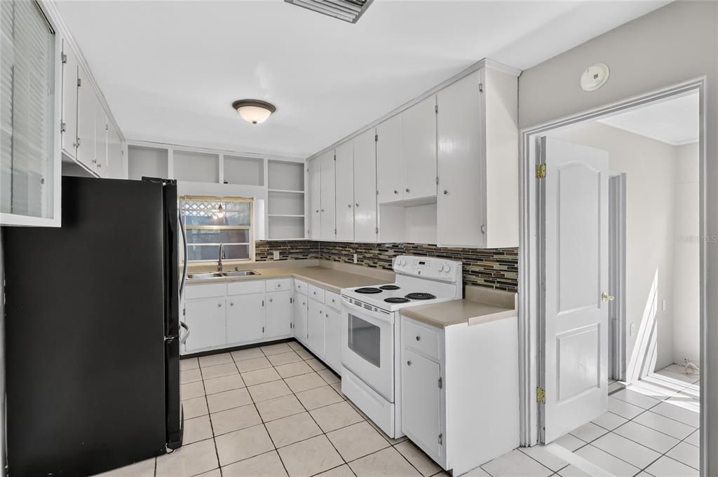 For Sale: $245,000 (3 beds, 1 baths, 1335 Square Feet)