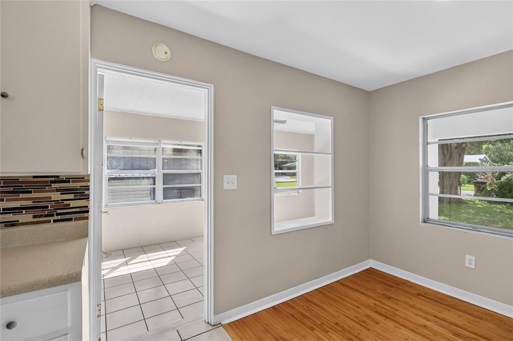 For Sale: $245,000 (3 beds, 1 baths, 1335 Square Feet)