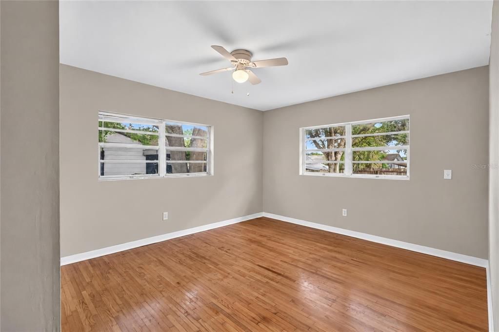 For Sale: $245,000 (3 beds, 1 baths, 1335 Square Feet)