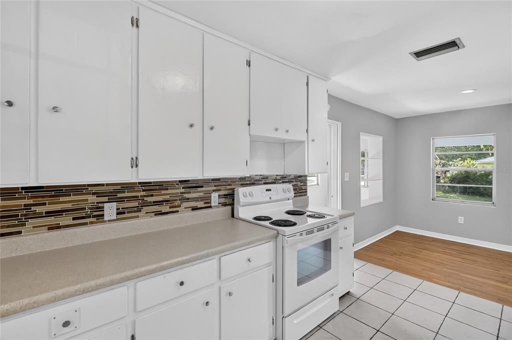 For Sale: $245,000 (3 beds, 1 baths, 1335 Square Feet)