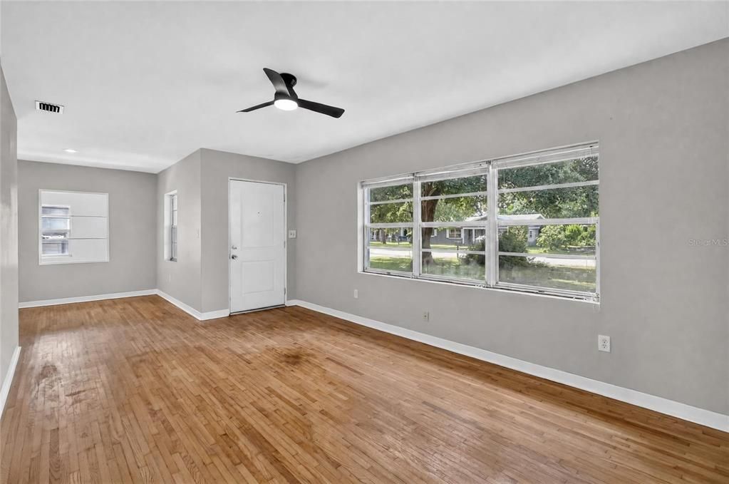 For Sale: $245,000 (3 beds, 1 baths, 1335 Square Feet)