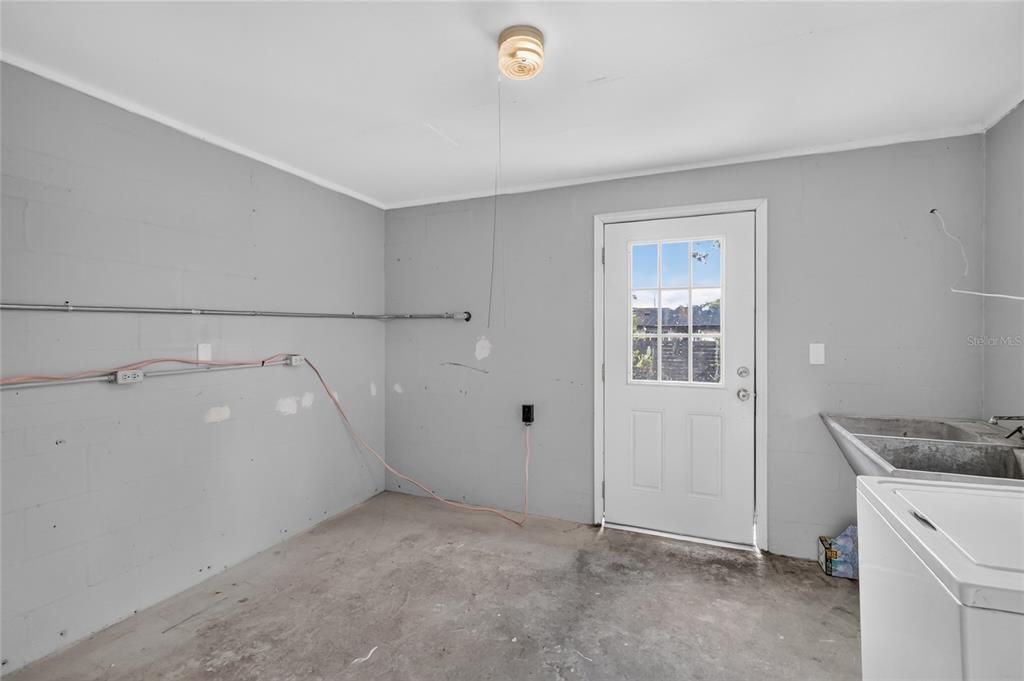 For Sale: $245,000 (3 beds, 1 baths, 1335 Square Feet)
