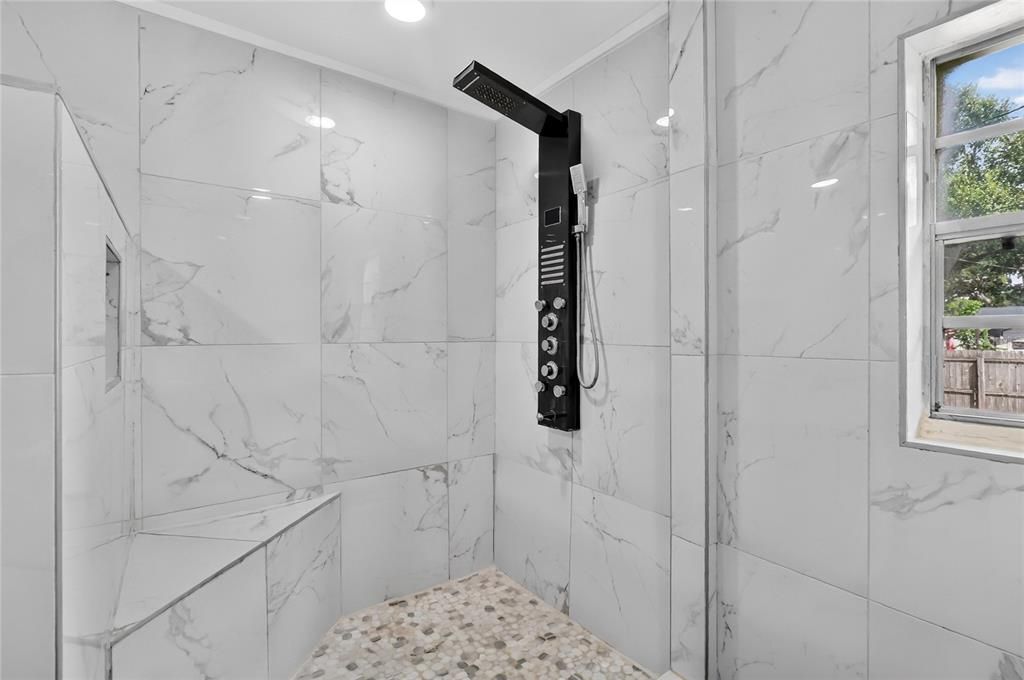 For Sale: $245,000 (3 beds, 1 baths, 1335 Square Feet)