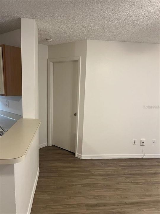 For Rent: $1,650 (3 beds, 2 baths, 1100 Square Feet)