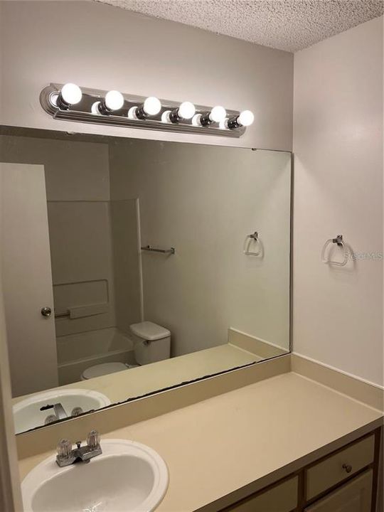 For Rent: $1,650 (3 beds, 2 baths, 1100 Square Feet)