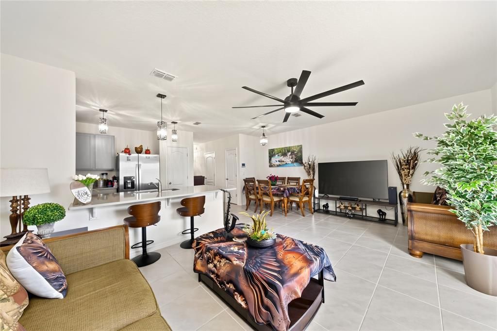 For Sale: $295,000 (3 beds, 2 baths, 1464 Square Feet)