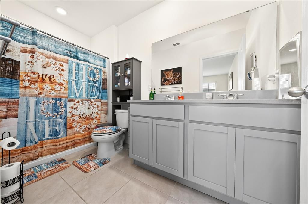 For Sale: $295,000 (3 beds, 2 baths, 1464 Square Feet)