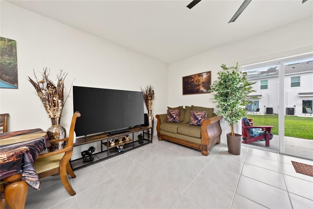For Sale: $295,000 (3 beds, 2 baths, 1464 Square Feet)