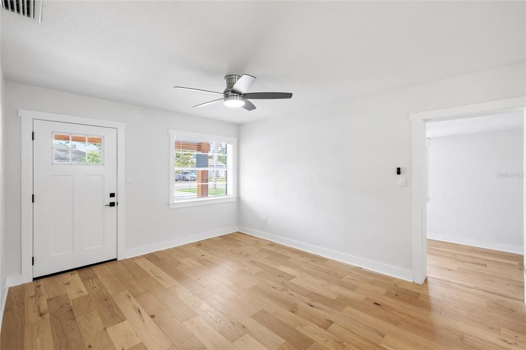 : $569,900 (3 camas, 2 baños, 1776 Pies cuadrados)