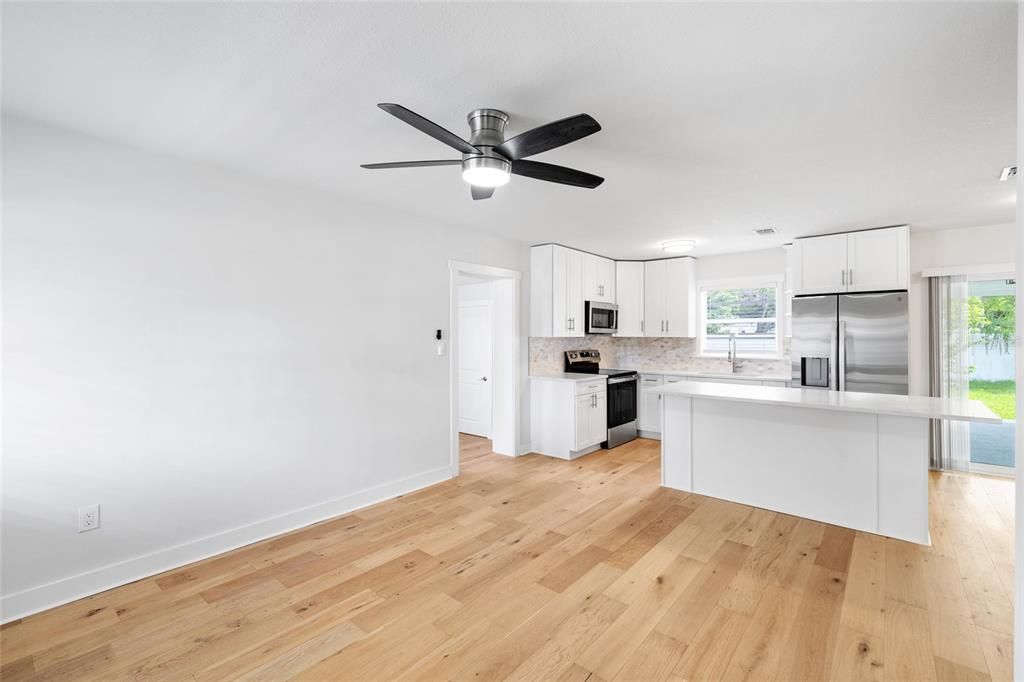: $569,900 (3 camas, 2 baños, 1776 Pies cuadrados)