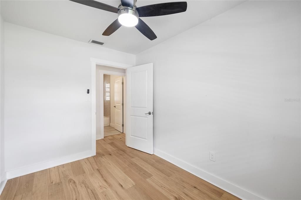 : $569,900 (3 camas, 2 baños, 1776 Pies cuadrados)