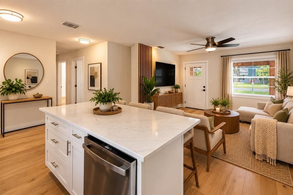 : $569,900 (3 camas, 2 baños, 1776 Pies cuadrados)