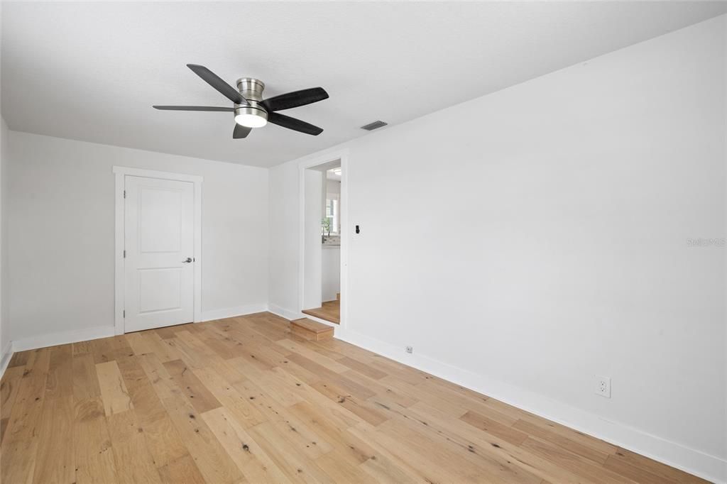 : $569,900 (3 camas, 2 baños, 1776 Pies cuadrados)