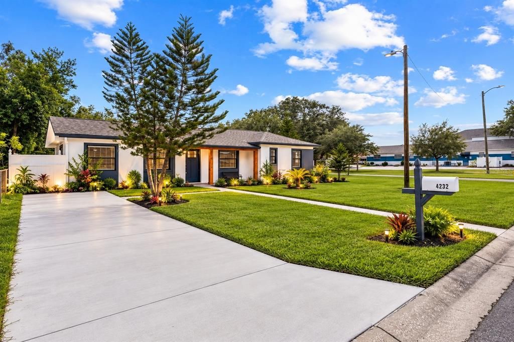 : $569,900 (3 camas, 2 baños, 1776 Pies cuadrados)