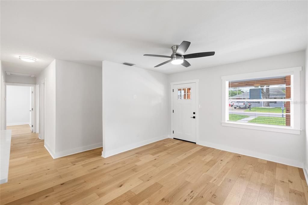 : $569,900 (3 camas, 2 baños, 1776 Pies cuadrados)