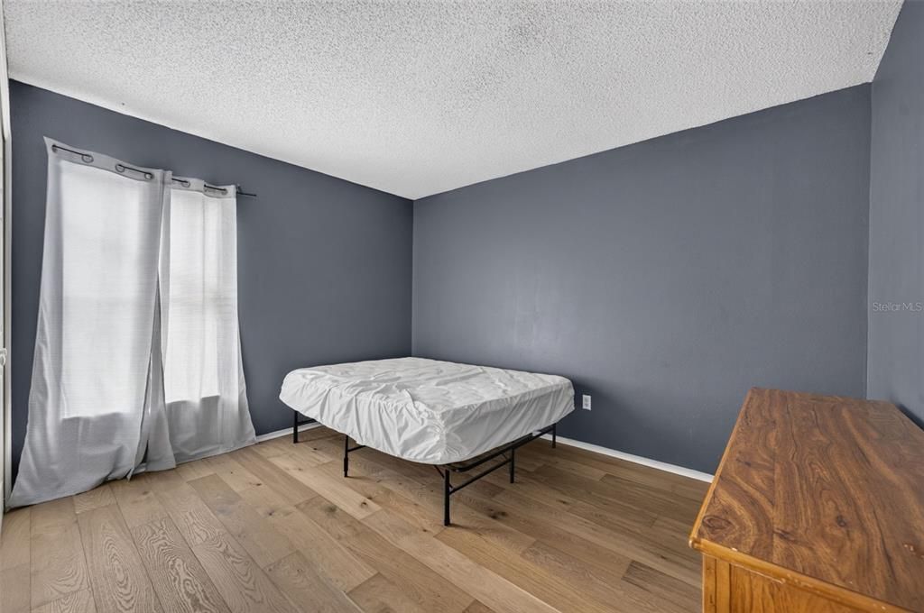Active With Contract: $295,000 (3 beds, 2 baths, 1463 Square Feet)