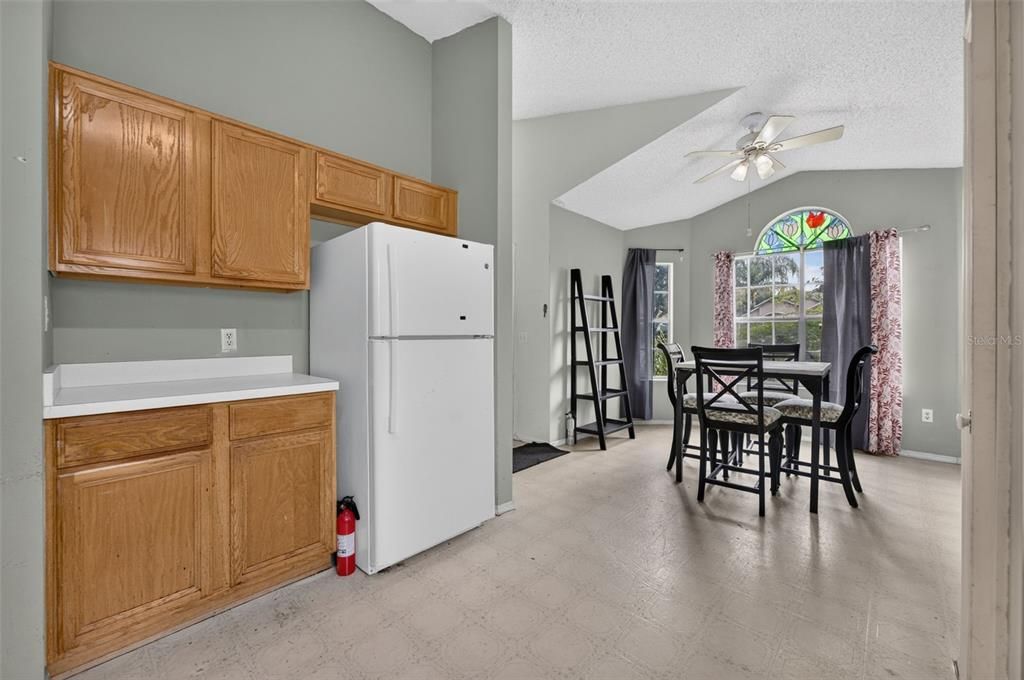 Active With Contract: $295,000 (3 beds, 2 baths, 1463 Square Feet)
