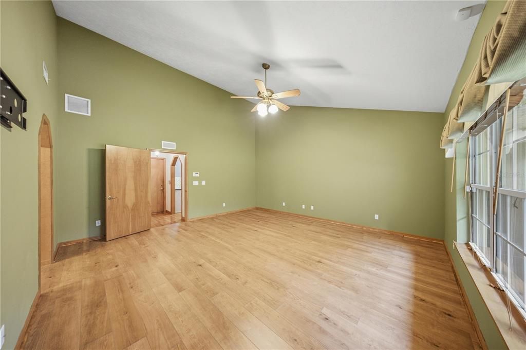 For Sale: $589,000 (3 beds, 2 baths, 2675 Square Feet)