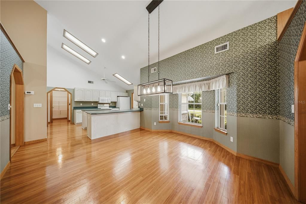 For Sale: $589,000 (3 beds, 2 baths, 2675 Square Feet)