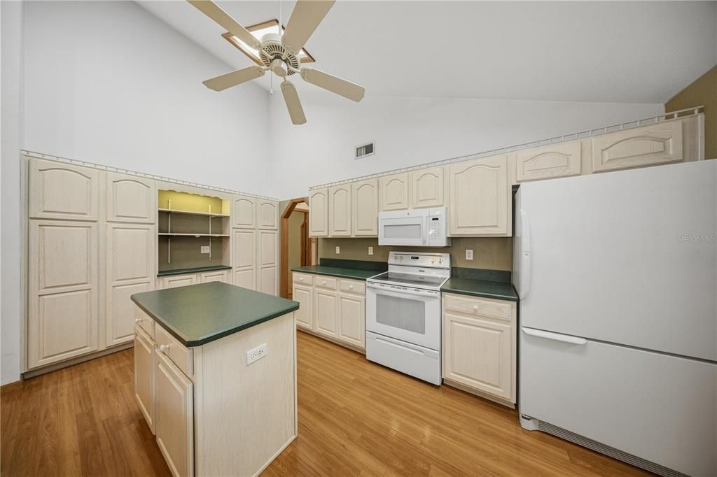 For Sale: $589,000 (3 beds, 2 baths, 2675 Square Feet)