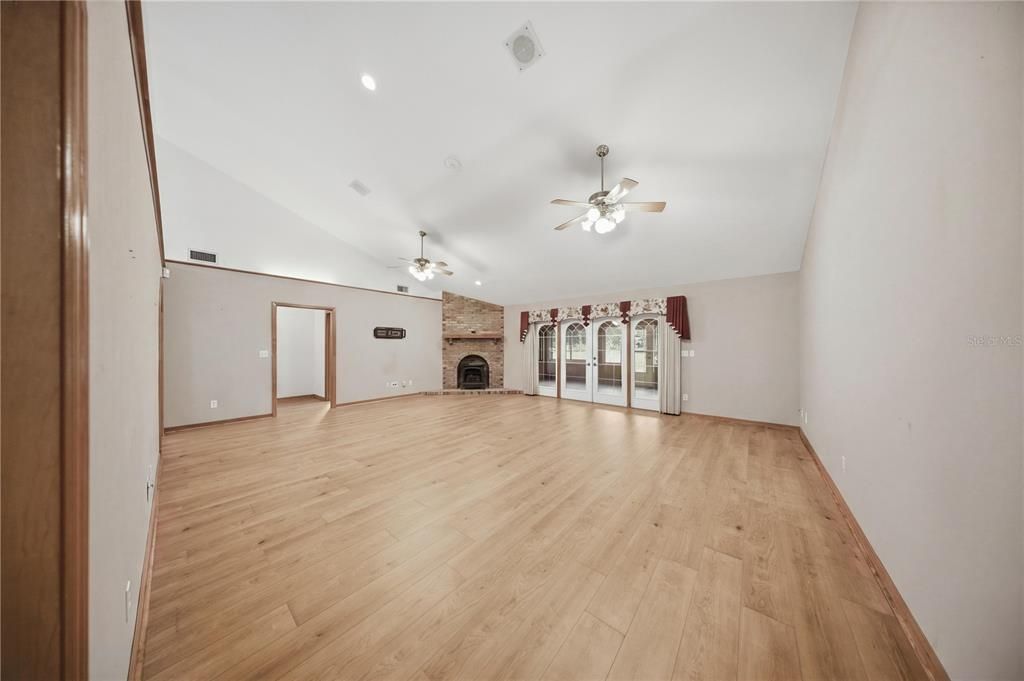 For Sale: $589,000 (3 beds, 2 baths, 2675 Square Feet)