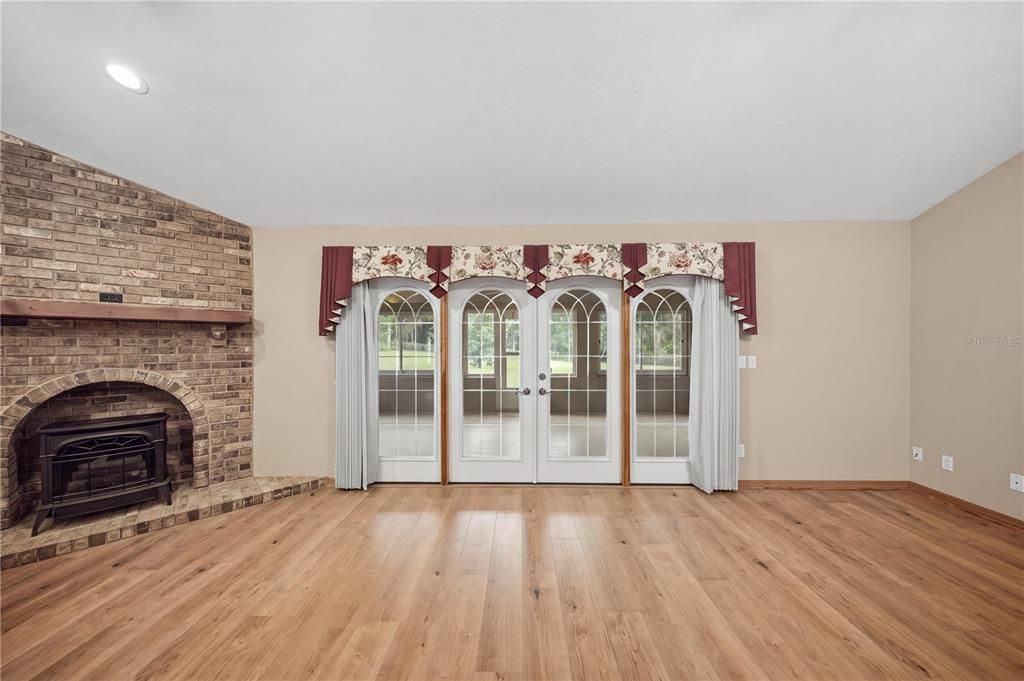 For Sale: $589,000 (3 beds, 2 baths, 2675 Square Feet)