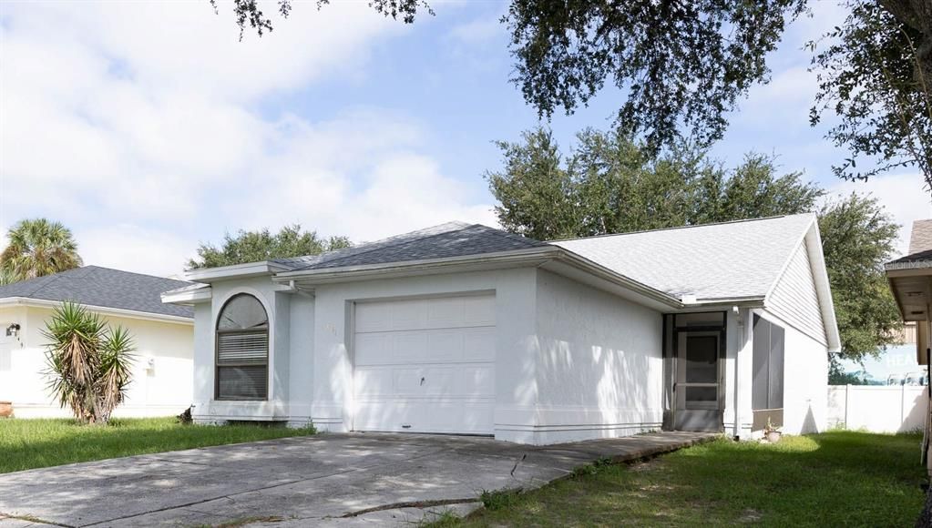 For Sale: $200,000 (3 beds, 2 baths, 1345 Square Feet)