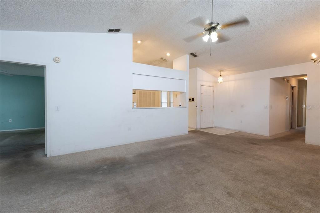 For Sale: $200,000 (3 beds, 2 baths, 1345 Square Feet)