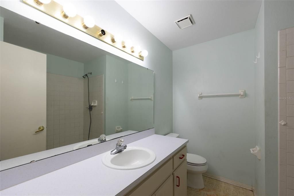 For Sale: $200,000 (3 beds, 2 baths, 1345 Square Feet)