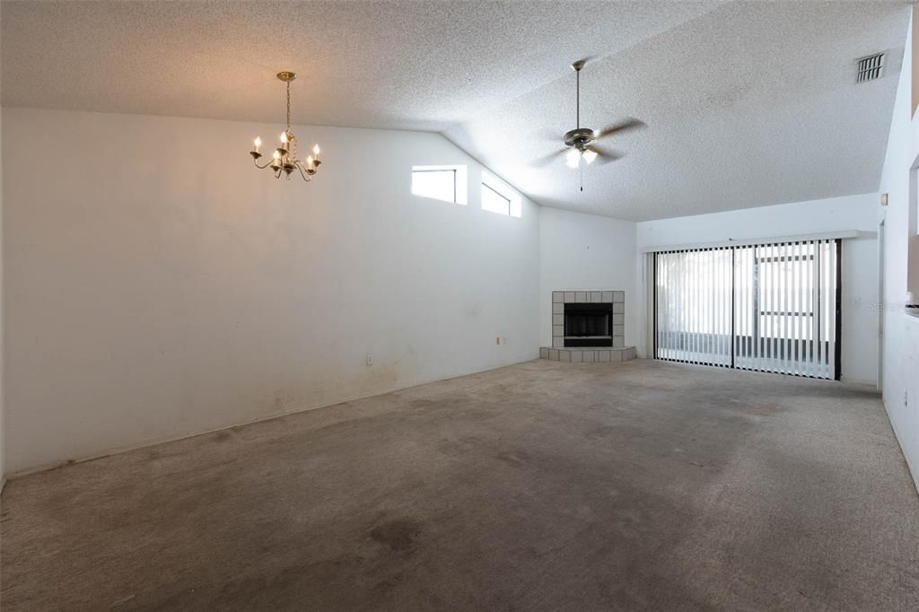 For Sale: $200,000 (3 beds, 2 baths, 1345 Square Feet)